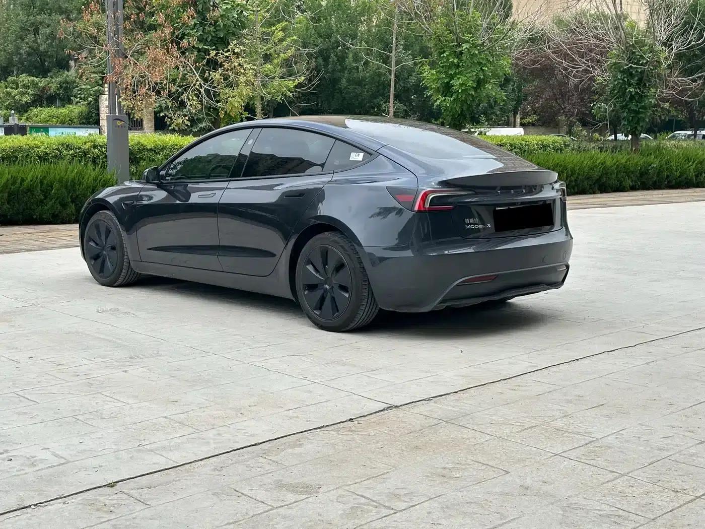 Model 3 2025 Rear-Wheel Drive — миниатюра 4