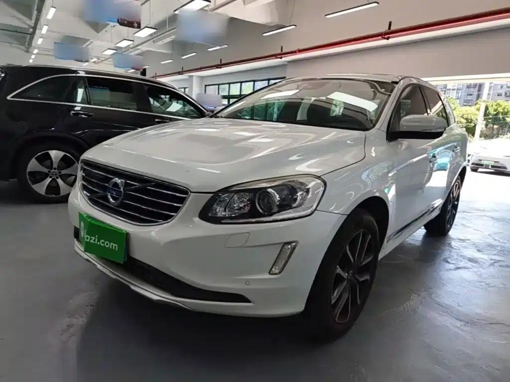 2017 Volvo XC60 T5 AWD Smart Upgrade Edition — миниатюра 1