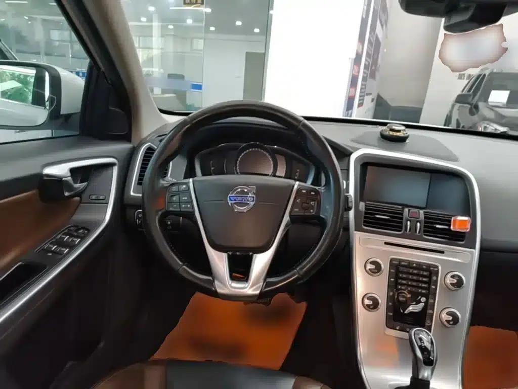 2017 Volvo XC60 T5 AWD Smart Upgrade Edition — миниатюра 11