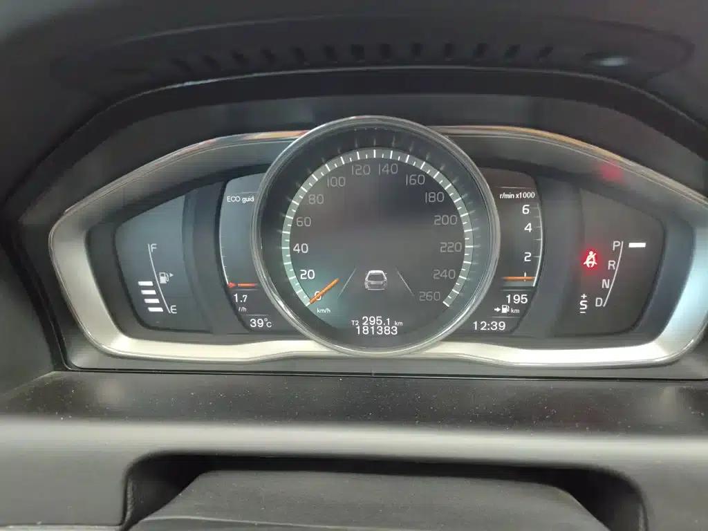 2017 Volvo XC60 T5 AWD Smart Upgrade Edition — миниатюра 12
