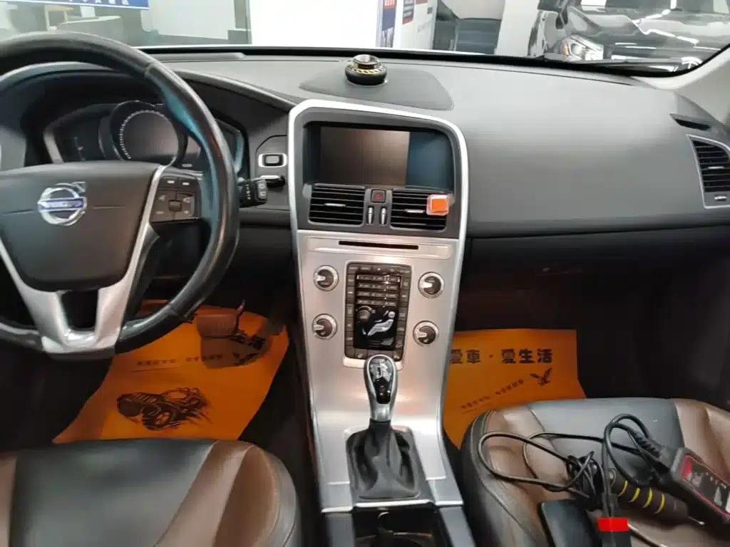 2017 Volvo XC60 T5 AWD Smart Upgrade Edition — миниатюра 13