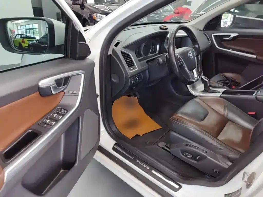 2017 Volvo XC60 T5 AWD Smart Upgrade Edition — миниатюра 16
