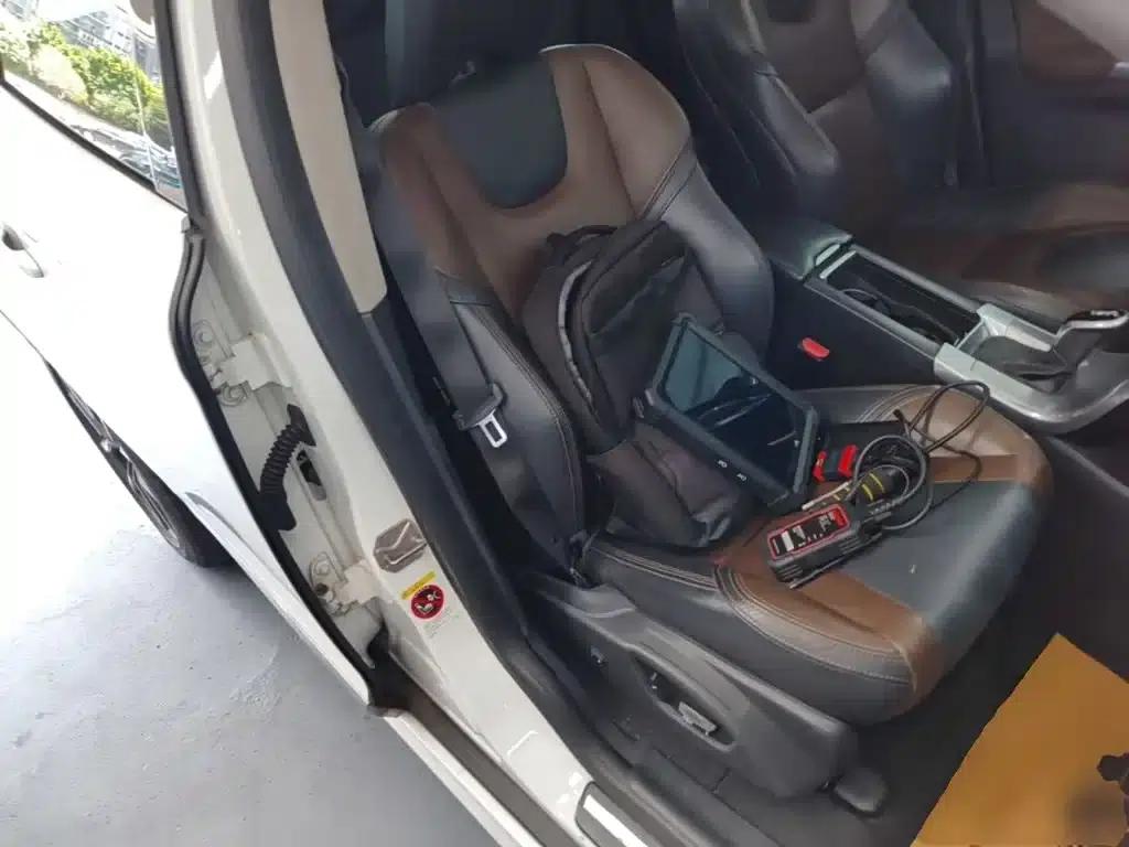 2017 Volvo XC60 T5 AWD Smart Upgrade Edition — миниатюра 25