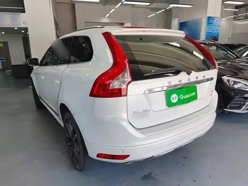 2017 Volvo XC60 T5 AWD Smart Upgrade Edition — миниатюра 5