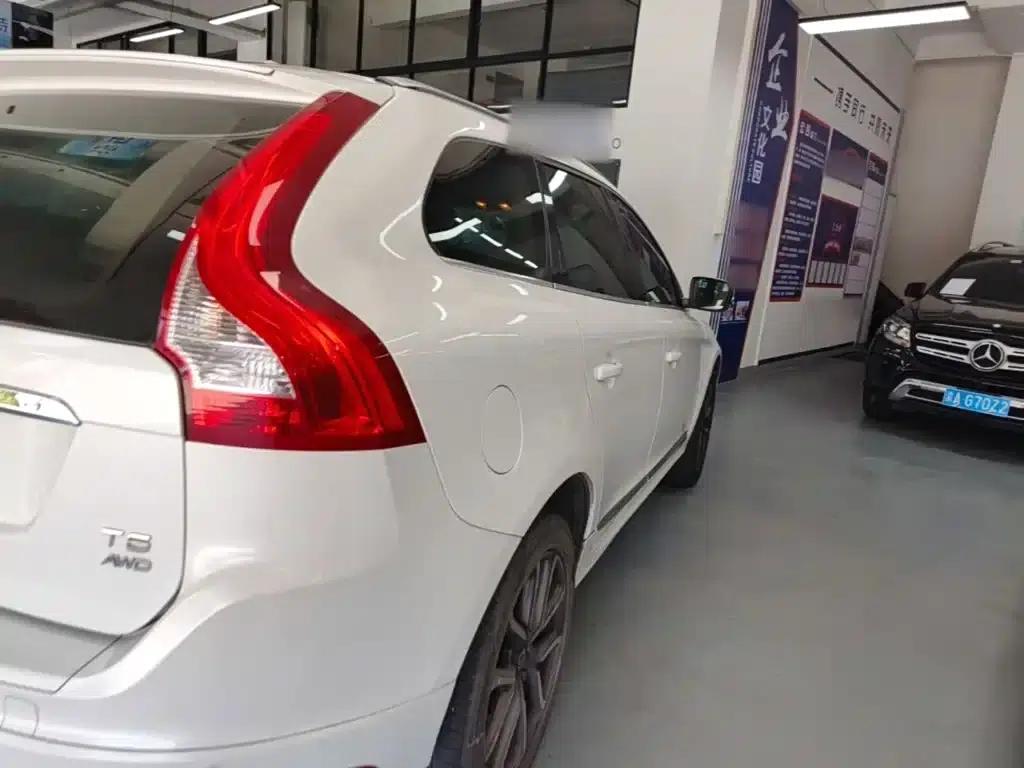 2017 Volvo XC60 T5 AWD Smart Upgrade Edition — миниатюра 8