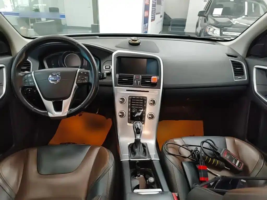 2017 Volvo XC60 T5 AWD Smart Upgrade Edition — миниатюра 10