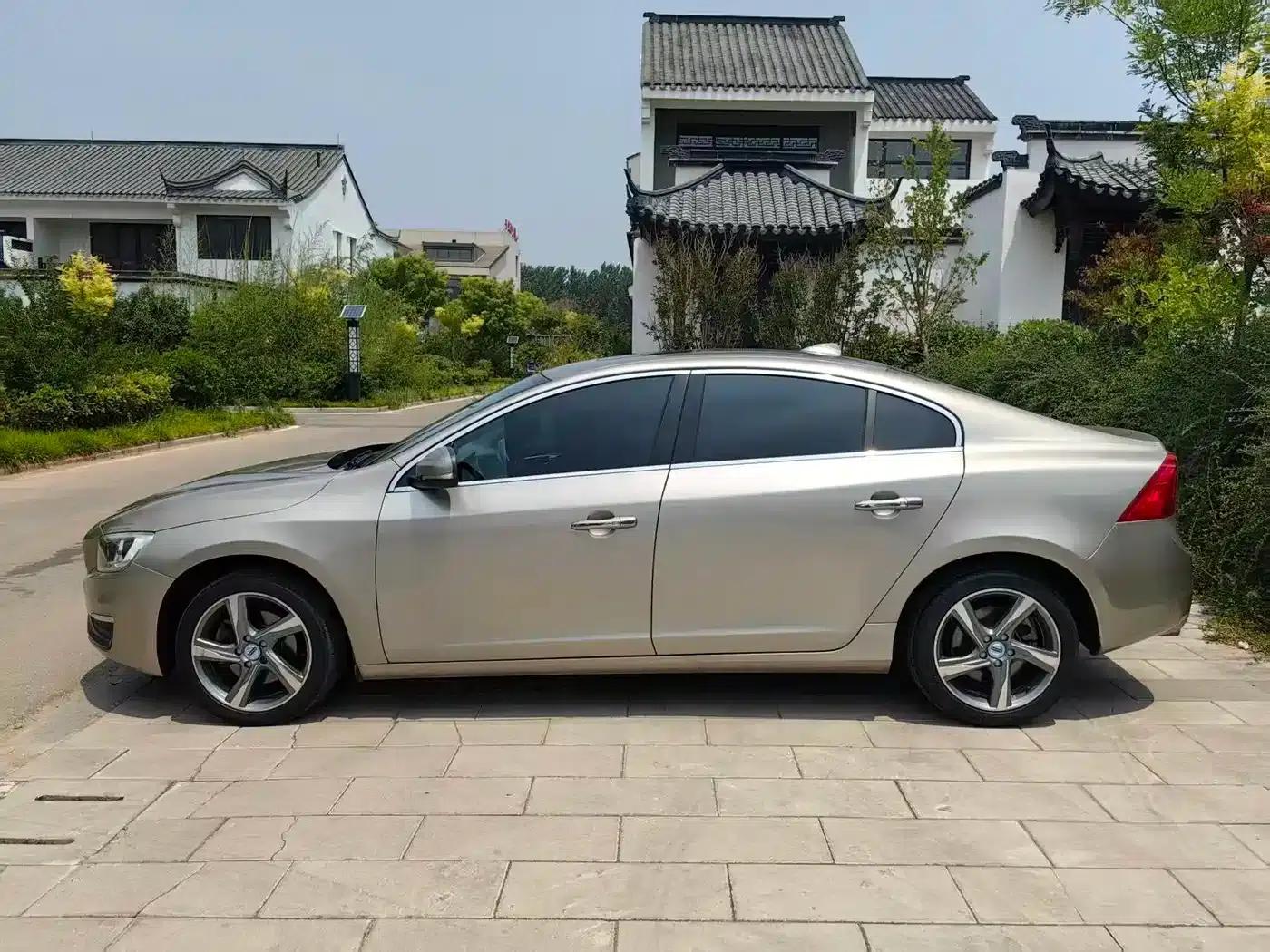 2016 Volvo S60L T3 Smart Edition — миниатюра 3