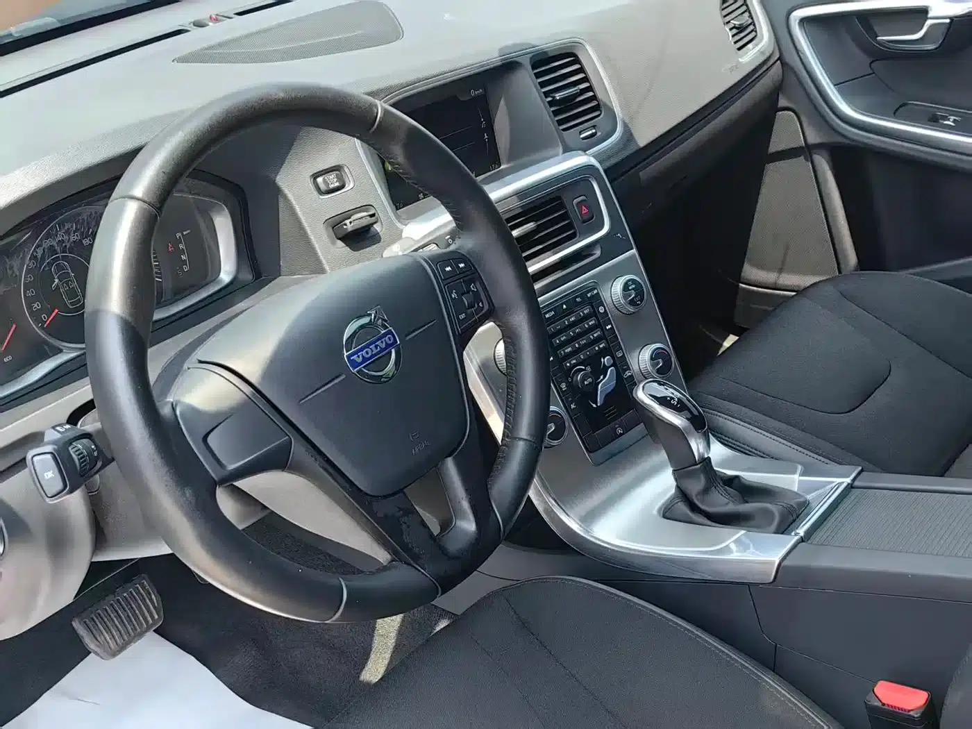 2016 Volvo S60L T3 Smart Edition — миниатюра 9