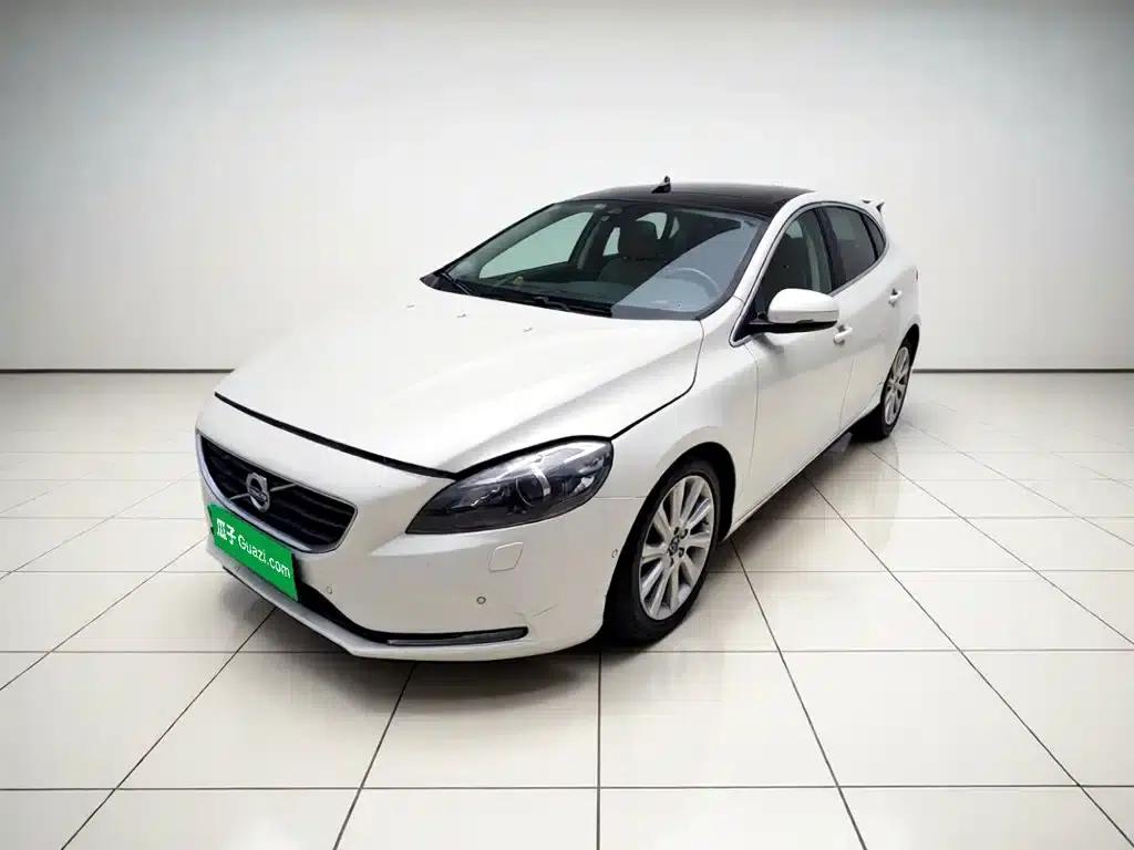 2015 Volvo V40 1.6T Smart Edition — миниатюра 1