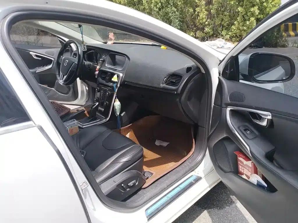2015 Volvo V40 1.6T Smart Edition — миниатюра 21