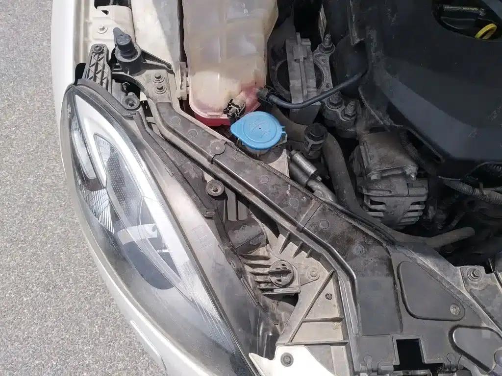 2015 Volvo V40 1.6T Smart Edition — миниатюра 22