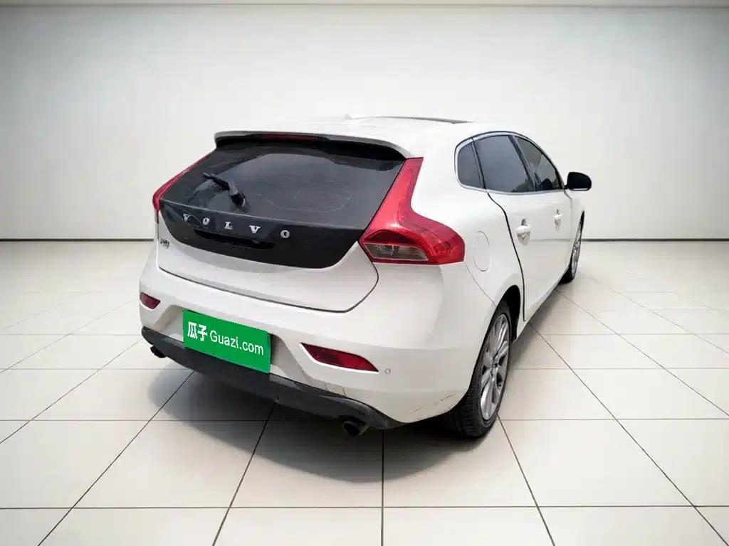 2015 Volvo V40 1.6T Smart Edition — миниатюра 4