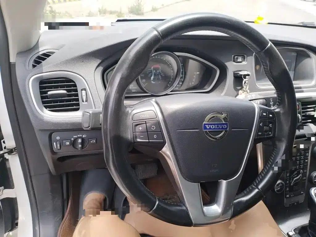 2015 Volvo V40 1.6T Smart Edition — миниатюра 6