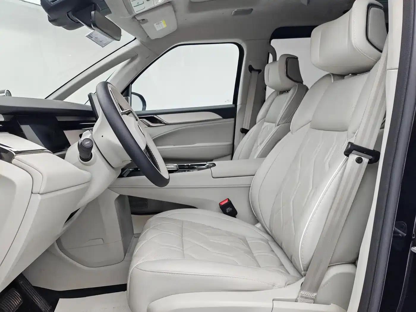 Volvo EM90 2025 Ultra 6-seater — миниатюра 4