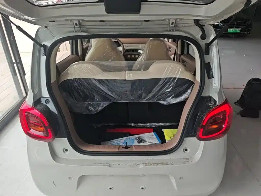 Hongguang MINIEV 2025 Fourth Generation Four-Door Advanced Model — миниатюра 19