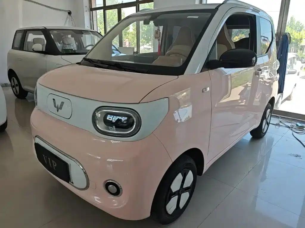 Hongguang MINIEV 2024 Third Generation 215km/h Advanced Edition — миниатюра 1
