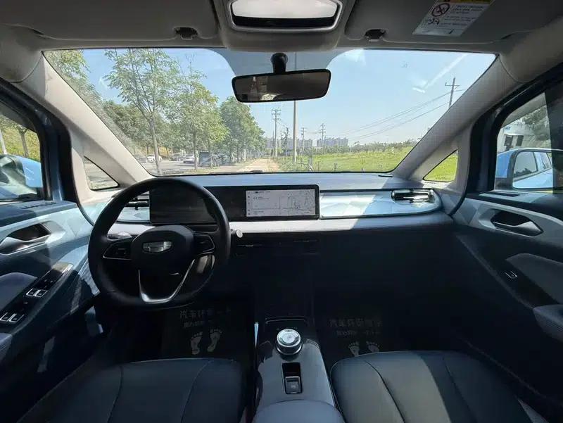 Geely Geometry E Firefly 2022 Model 320KM Cute Tiger — миниатюра 6