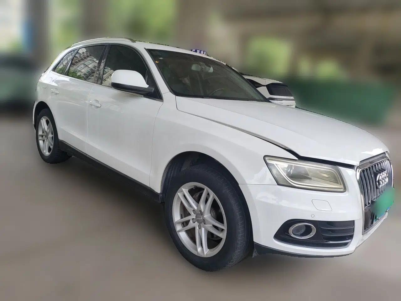 Audi Q5 2015 40 TFSI Comfort Model — миниатюра 3