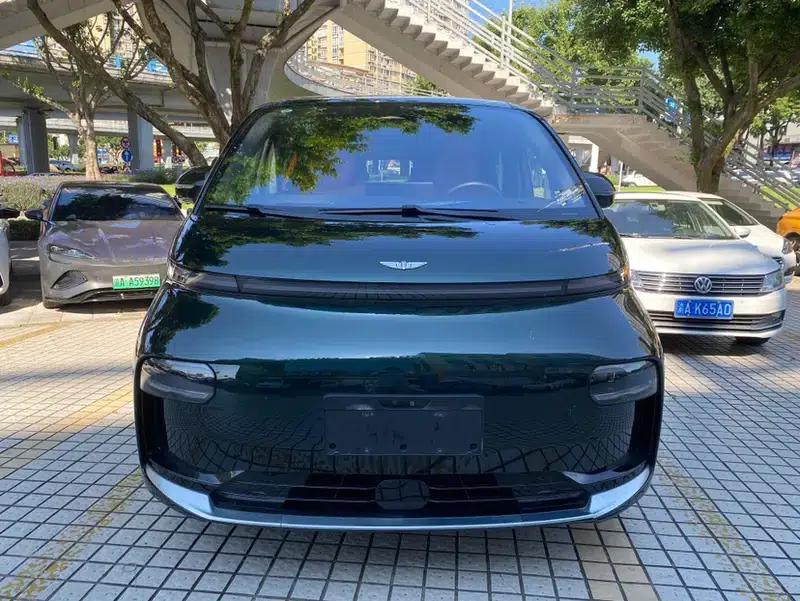 Wingzhen L380 2024 Model 140kWh 6-Seater 4WD Ultra — миниатюра 2