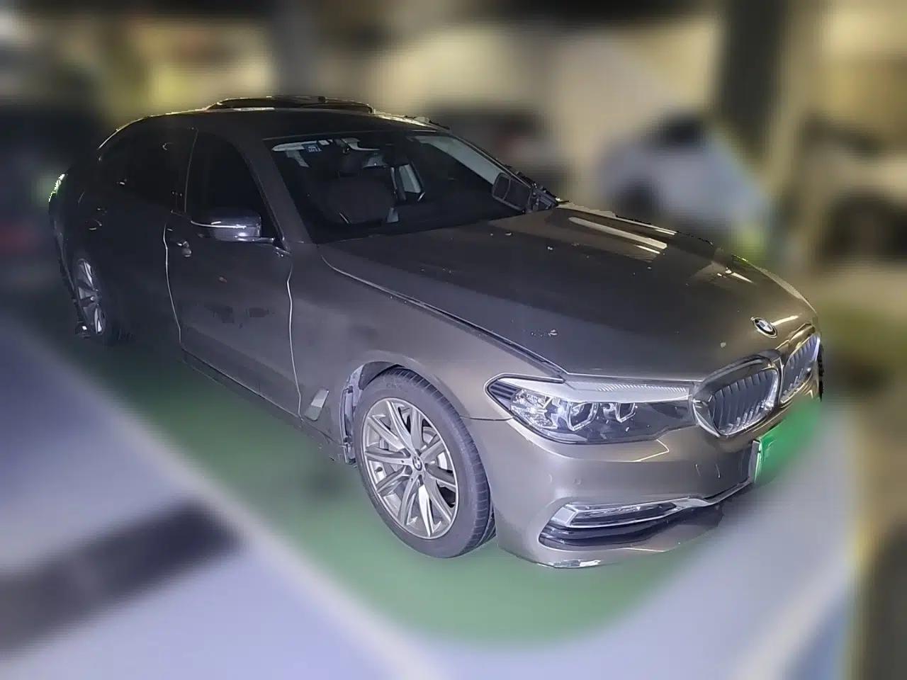 BMW 5 Series New Energy 2018 530Le Luxury Package — миниатюра 3
