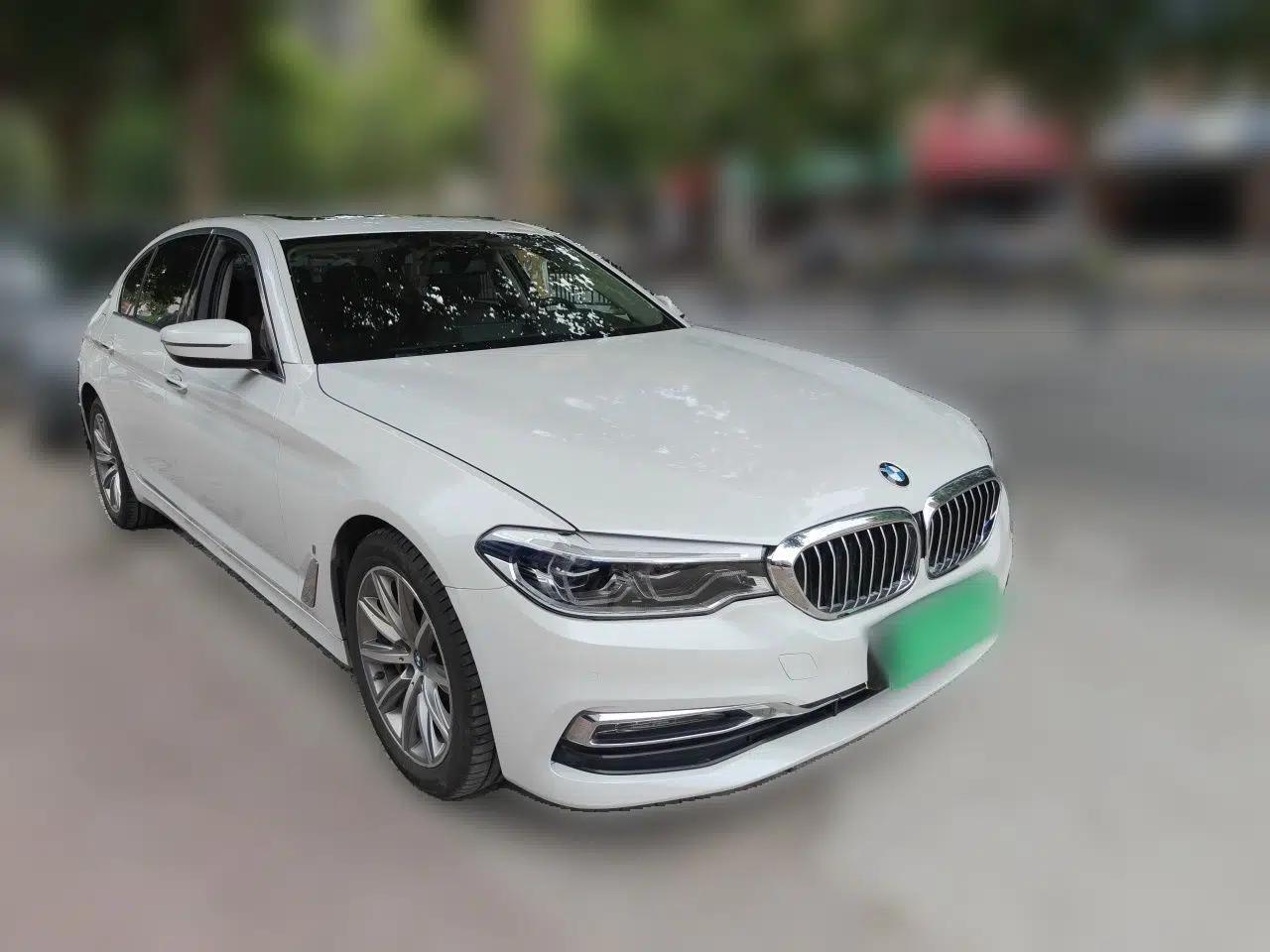 BMW 5 Series New Energy 2019 530Le Luxury Package — миниатюра 3
