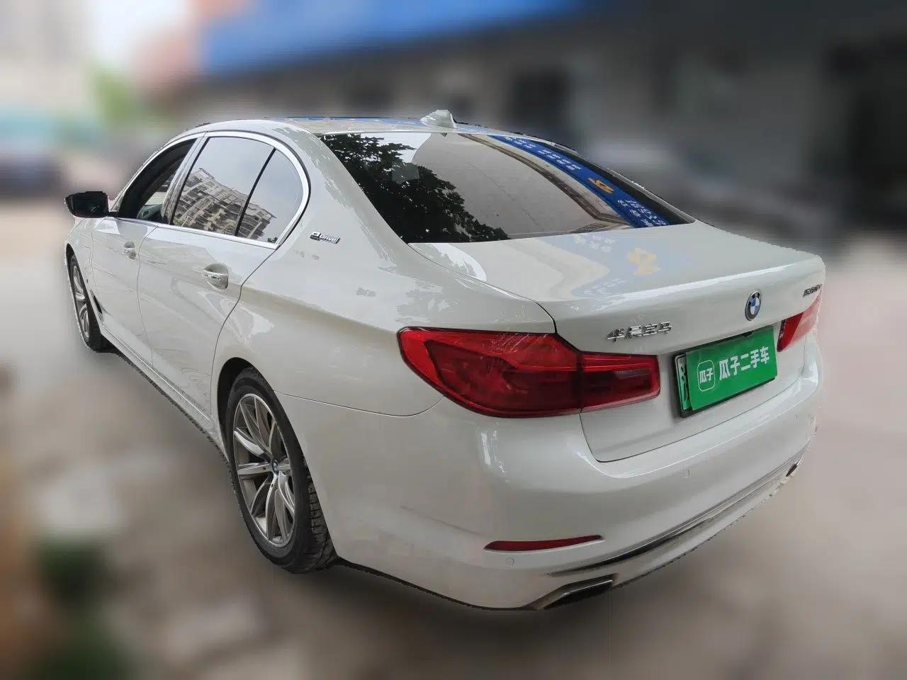 BMW 5 Series New Energy 2019 530Le Luxury Package — миниатюра 4