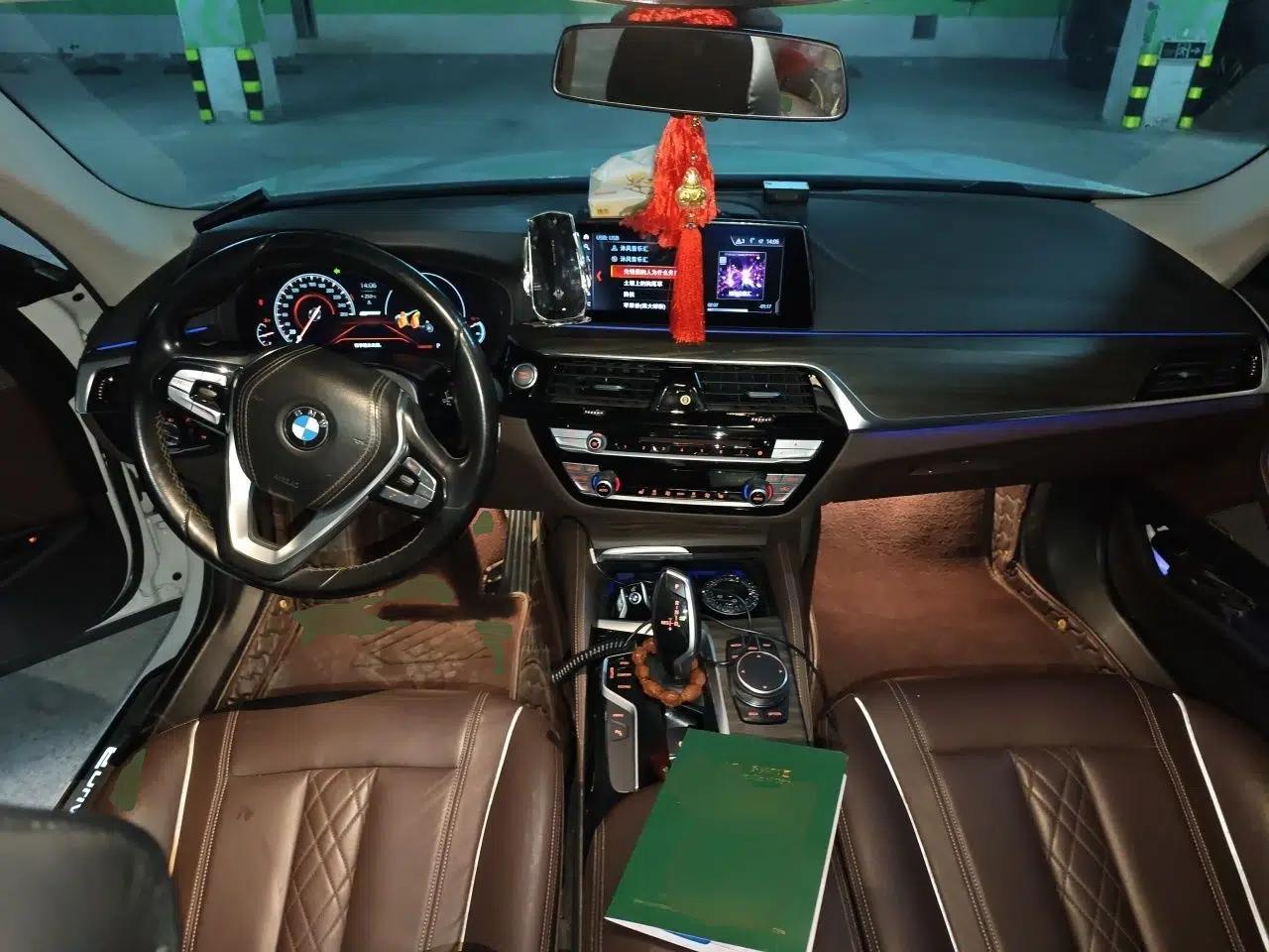 BMW 5 Series New Energy 2019 530Le Luxury Package — миниатюра 9