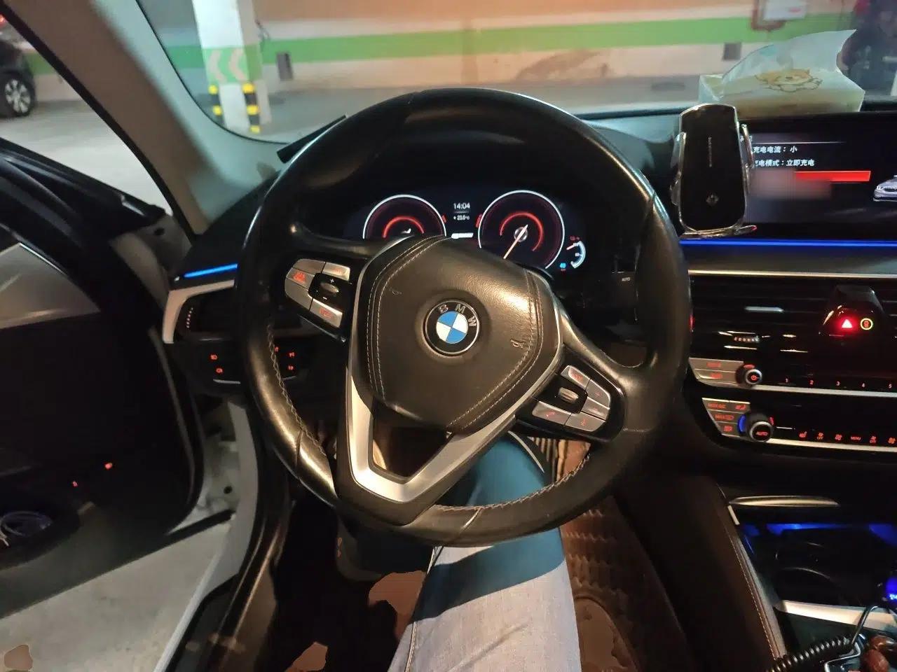 BMW 5 Series New Energy 2019 530Le Luxury Package — миниатюра 10