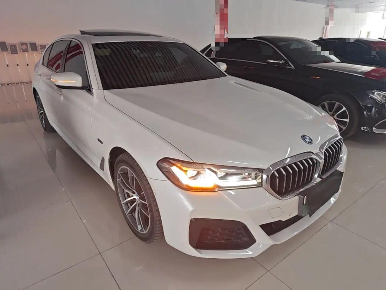 BMW 5 Series New Energy 2022 Second Facelift 535Le M Sport Package — миниатюра 3
