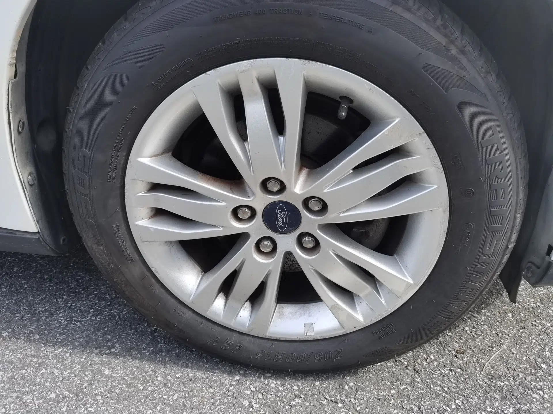 Ford Focus 2012 Hatchback 1.6L Automatic Comfort Model — миниатюра 8
