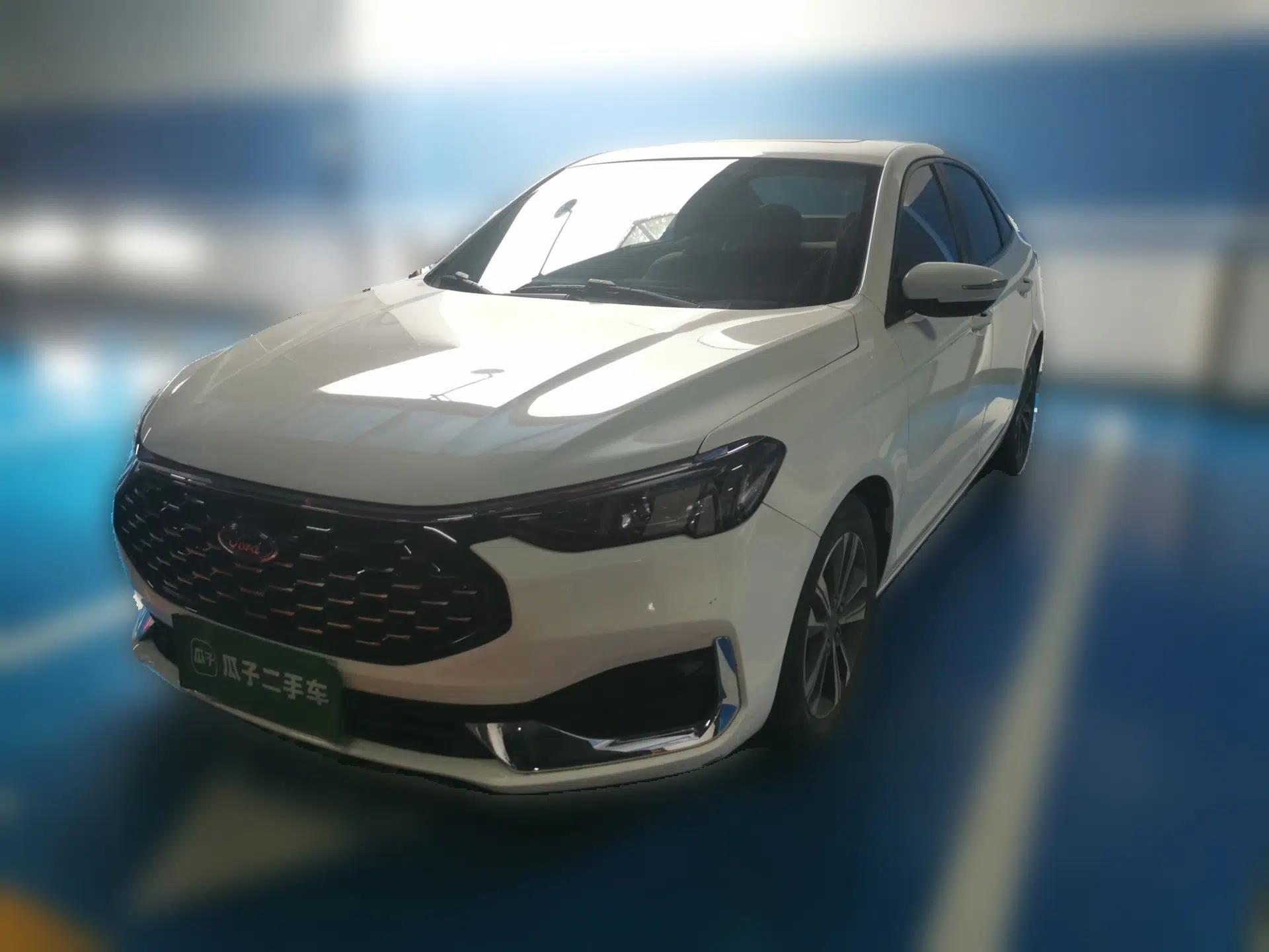 Ford Escort 2021 1.5L Automatic Diamond Edition — миниатюра 1