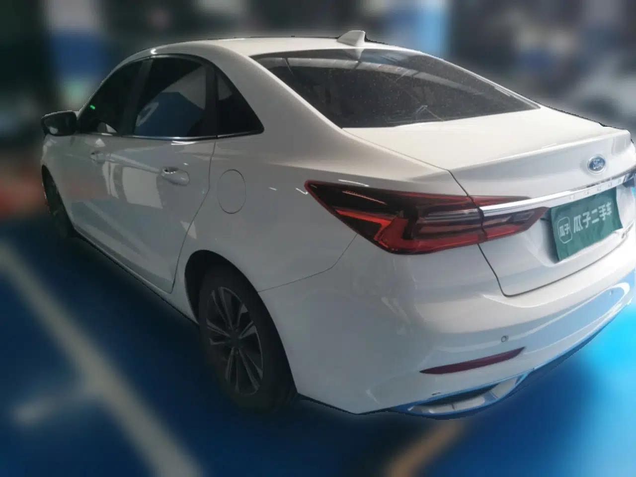 Ford Escort 2021 1.5L Automatic Diamond Edition — миниатюра 4