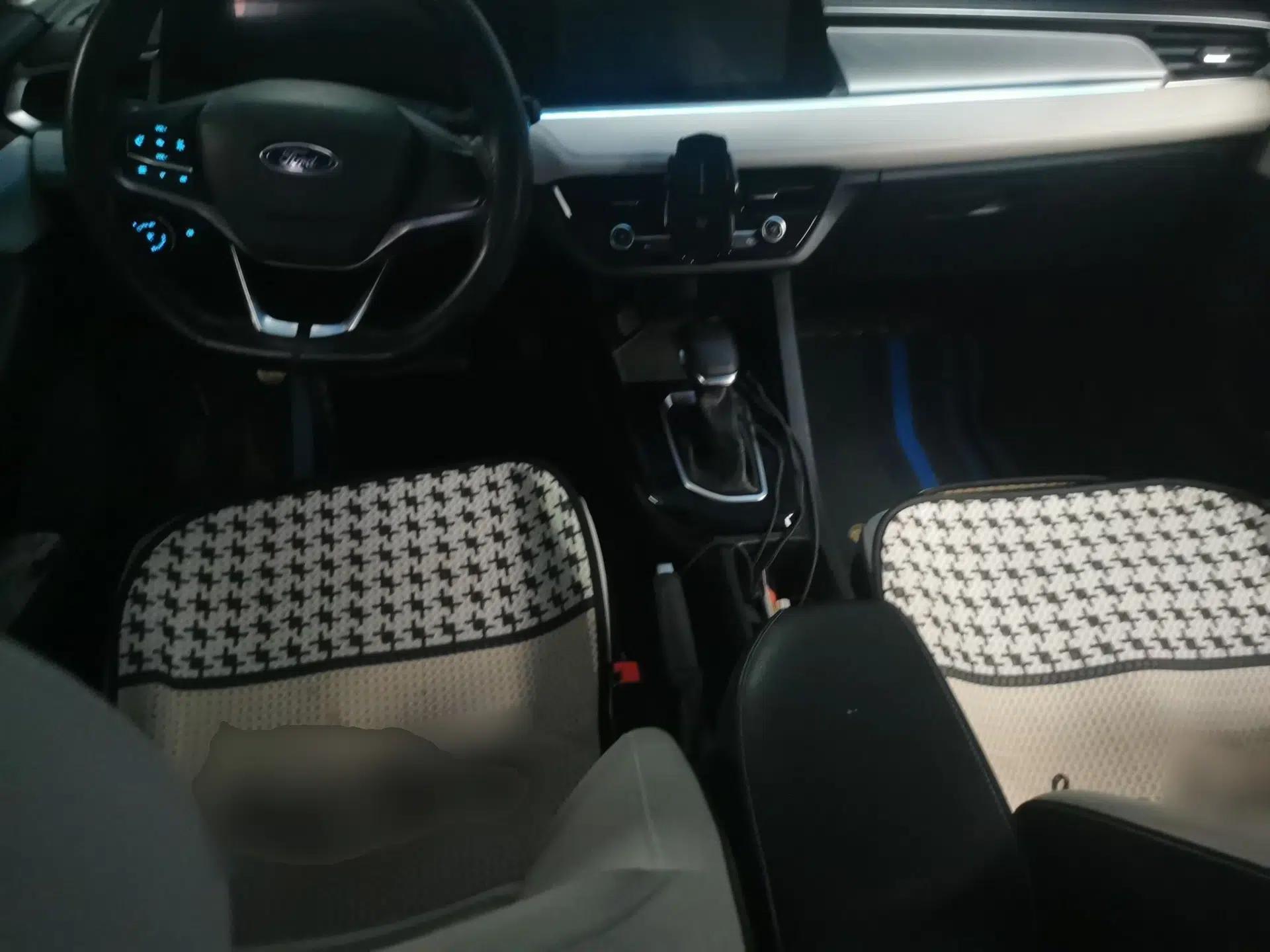 Ford Escort 2021 1.5L Automatic Diamond Edition — миниатюра 9