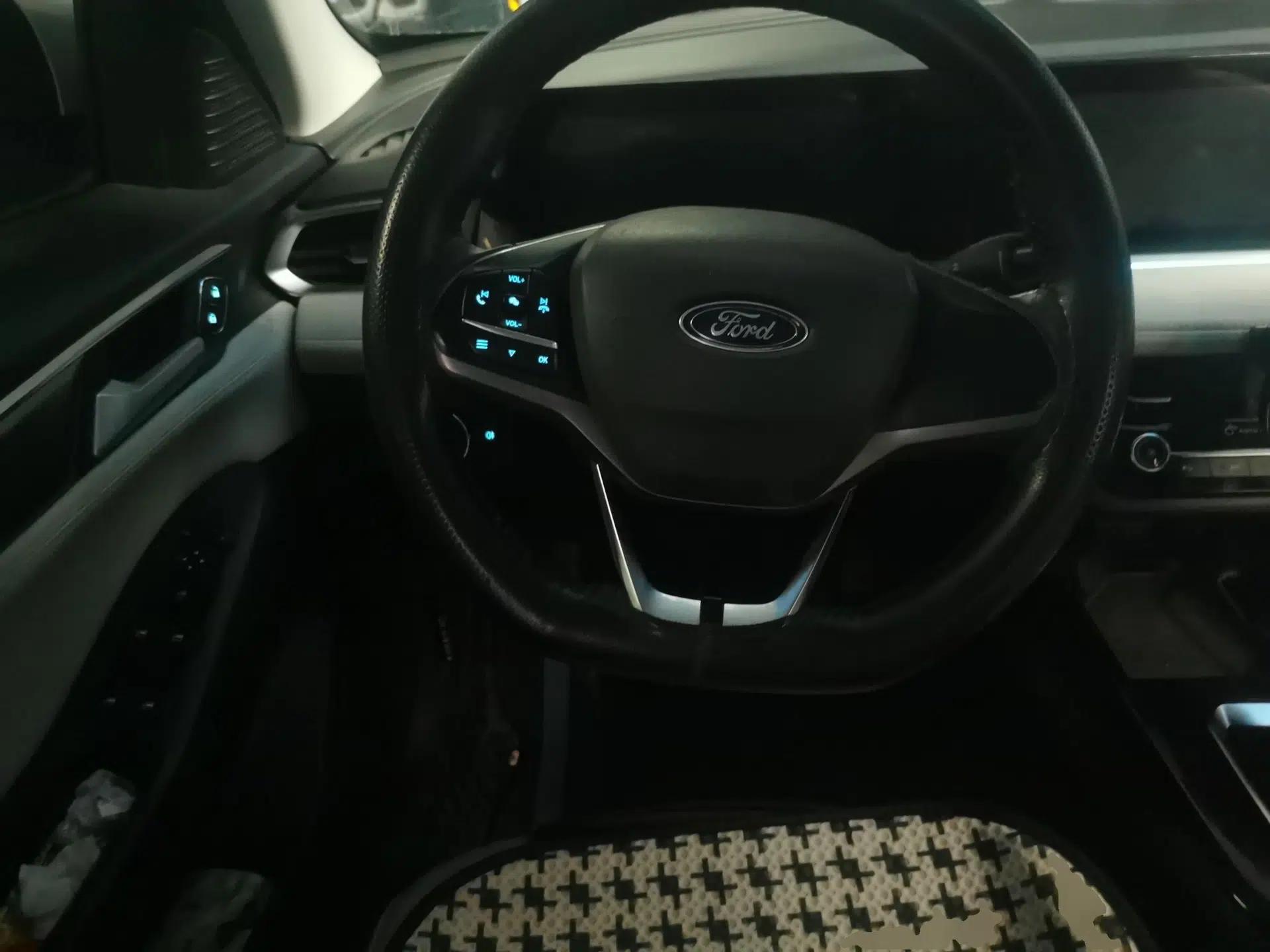 Ford Escort 2021 1.5L Automatic Diamond Edition — миниатюра 10