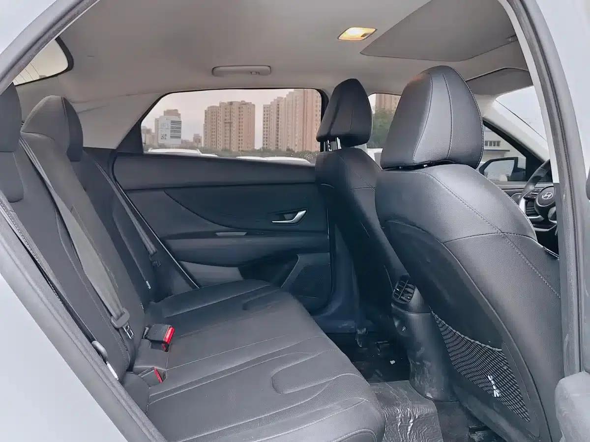 Hyundai Elantra 2023 1.5L CVT GLX Elite Edition — миниатюра 6