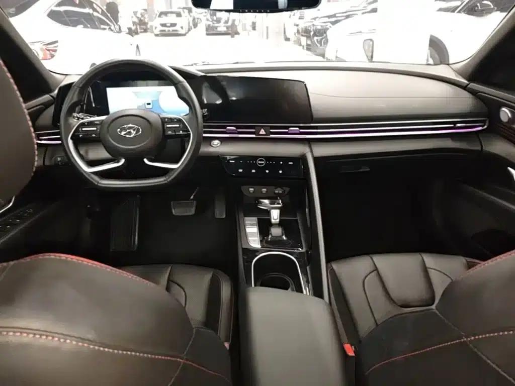 Hyundai Elantra 2022 1.5L CVT 20th Anniversary Edition — миниатюра 10