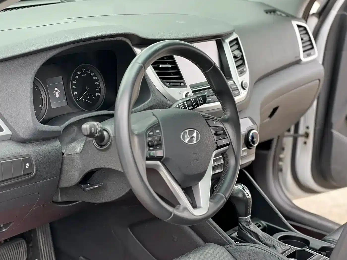 Tucson 2015 1.6T Dual-Clutch Two-Wheel Drive Intelligent Model — миниатюра 3