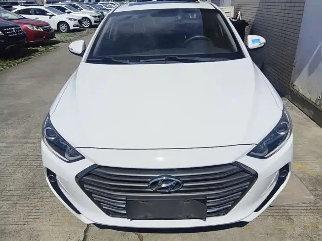 Hyundai Elantra 2016 1.6L Automatic Smart Elite Edition — миниатюра 3