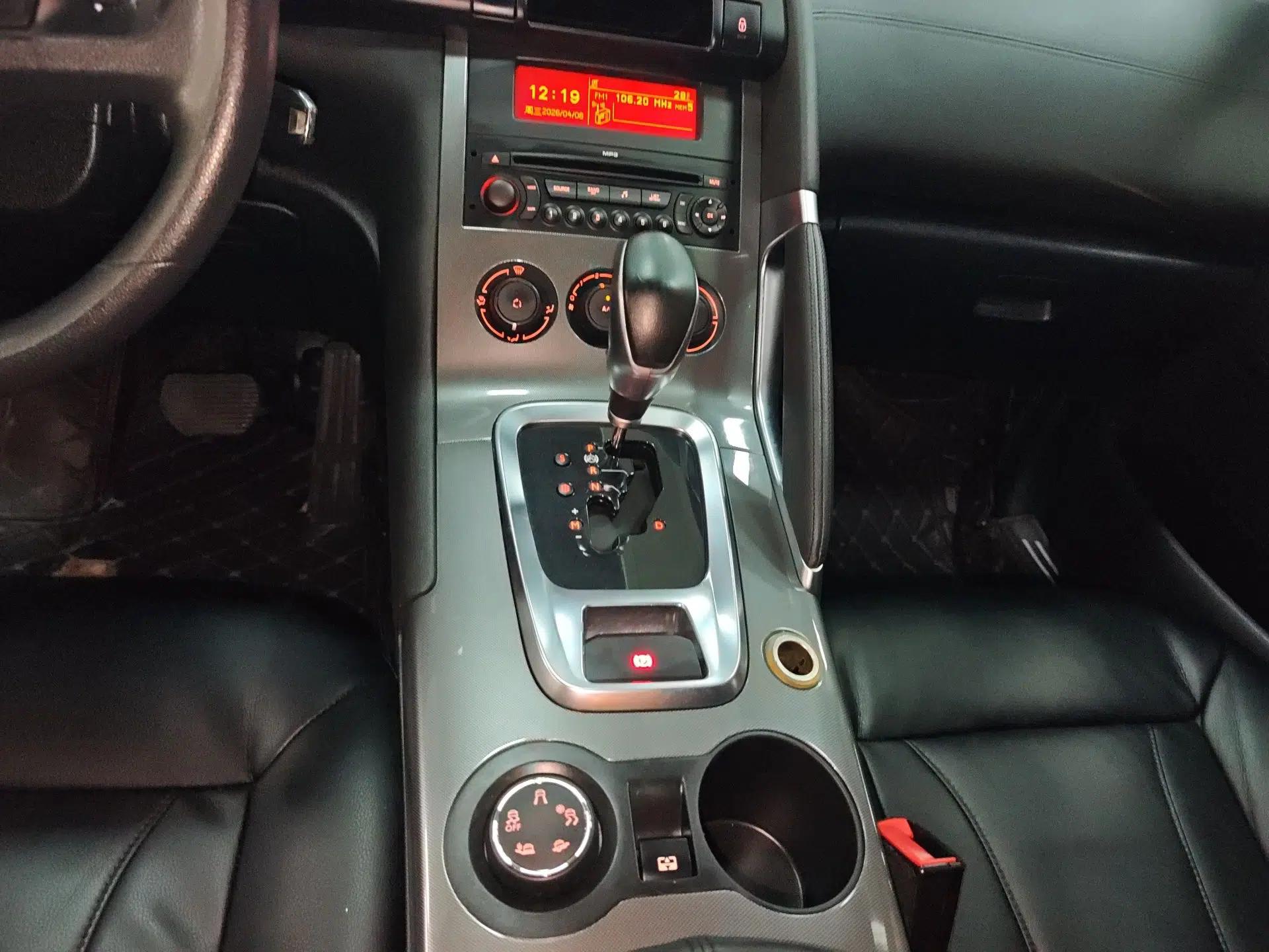 Peugeot 3008 2016 1.6THP Automatic Classic Edition — миниатюра 21