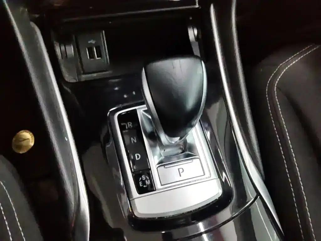 Infiniti QX30 2017 1.6T 2WD Sport Edition — миниатюра 14