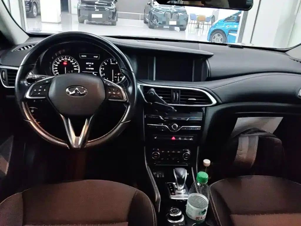 Infiniti QX30 2017 1.6T 2WD Sport Edition — миниатюра 10