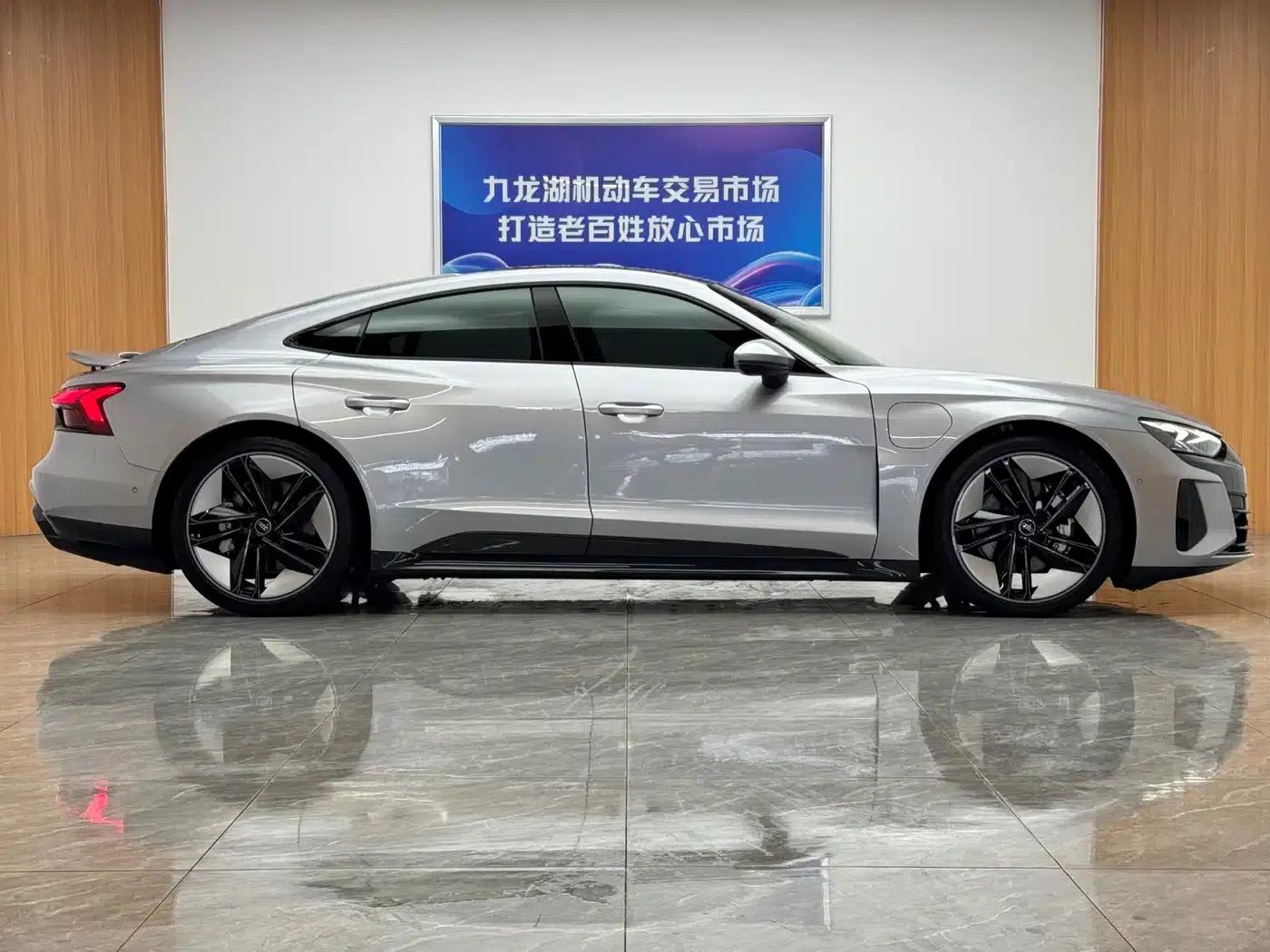 Audi e-tron GT 2023 Base Model — миниатюра 4