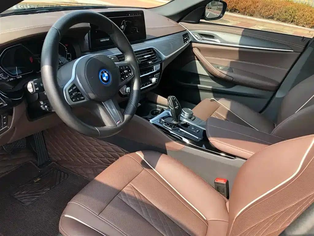 BMW 5 Series PHEV 2022 535Le M Sport Package — миниатюра 8