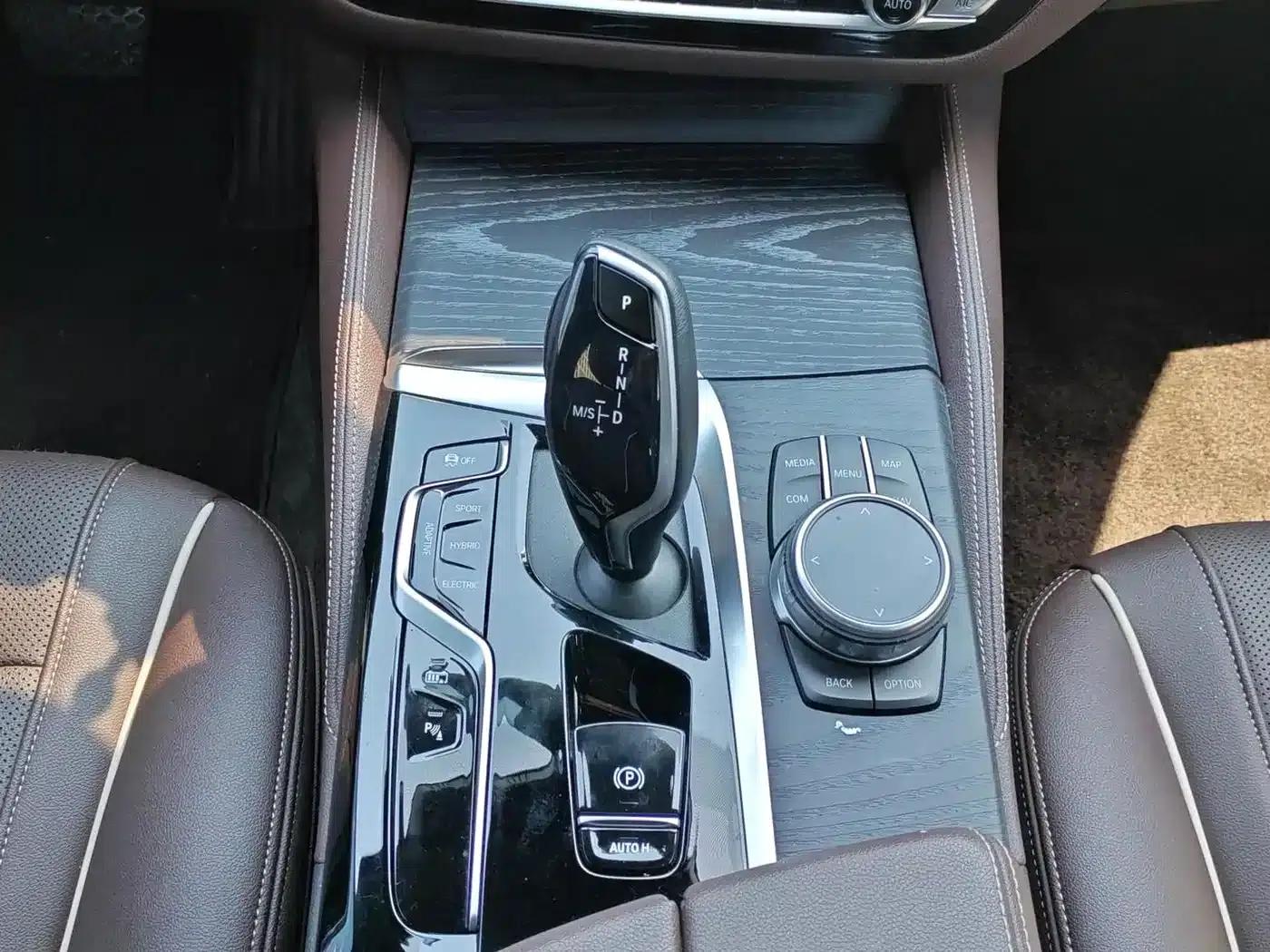 BMW 5 Series PHEV 2021 Facelift 535Le M Sport Package — миниатюра 13