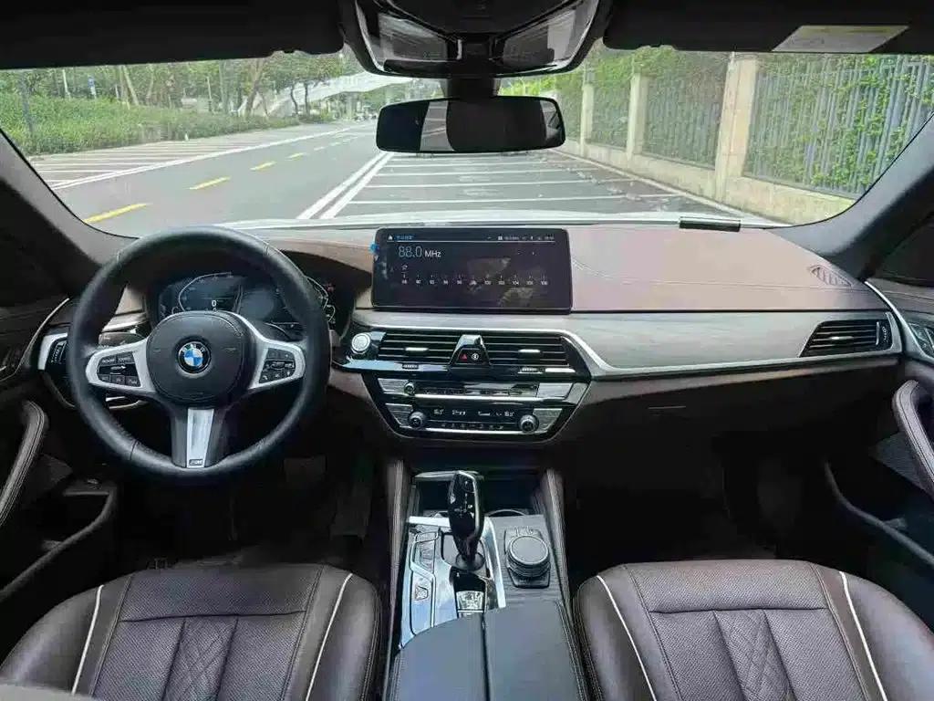 BMW 5 Series PHEV 2021 535Le M Sport Package — миниатюра 7