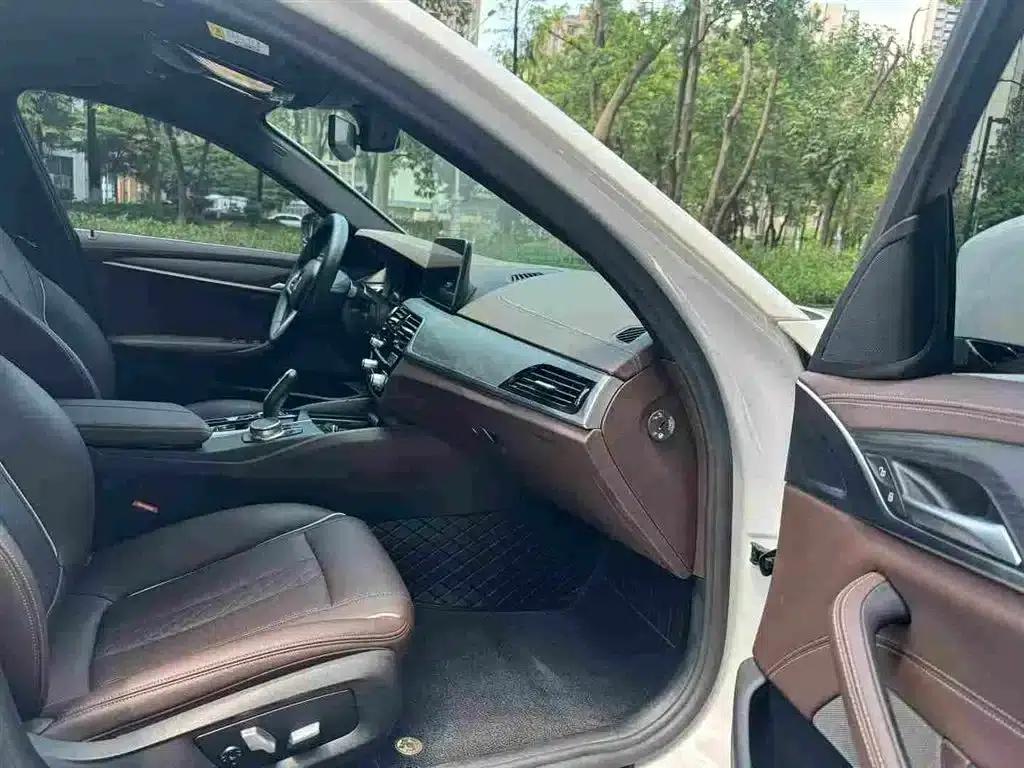 BMW 5 Series PHEV 2021 535Le M Sport Package — миниатюра 8