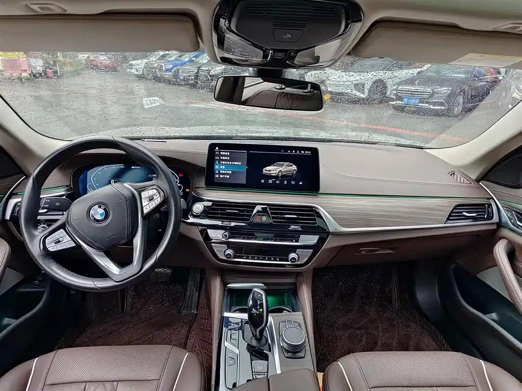 BMW 5 Series PHEV 2021 535Le Luxury Package — миниатюра 10