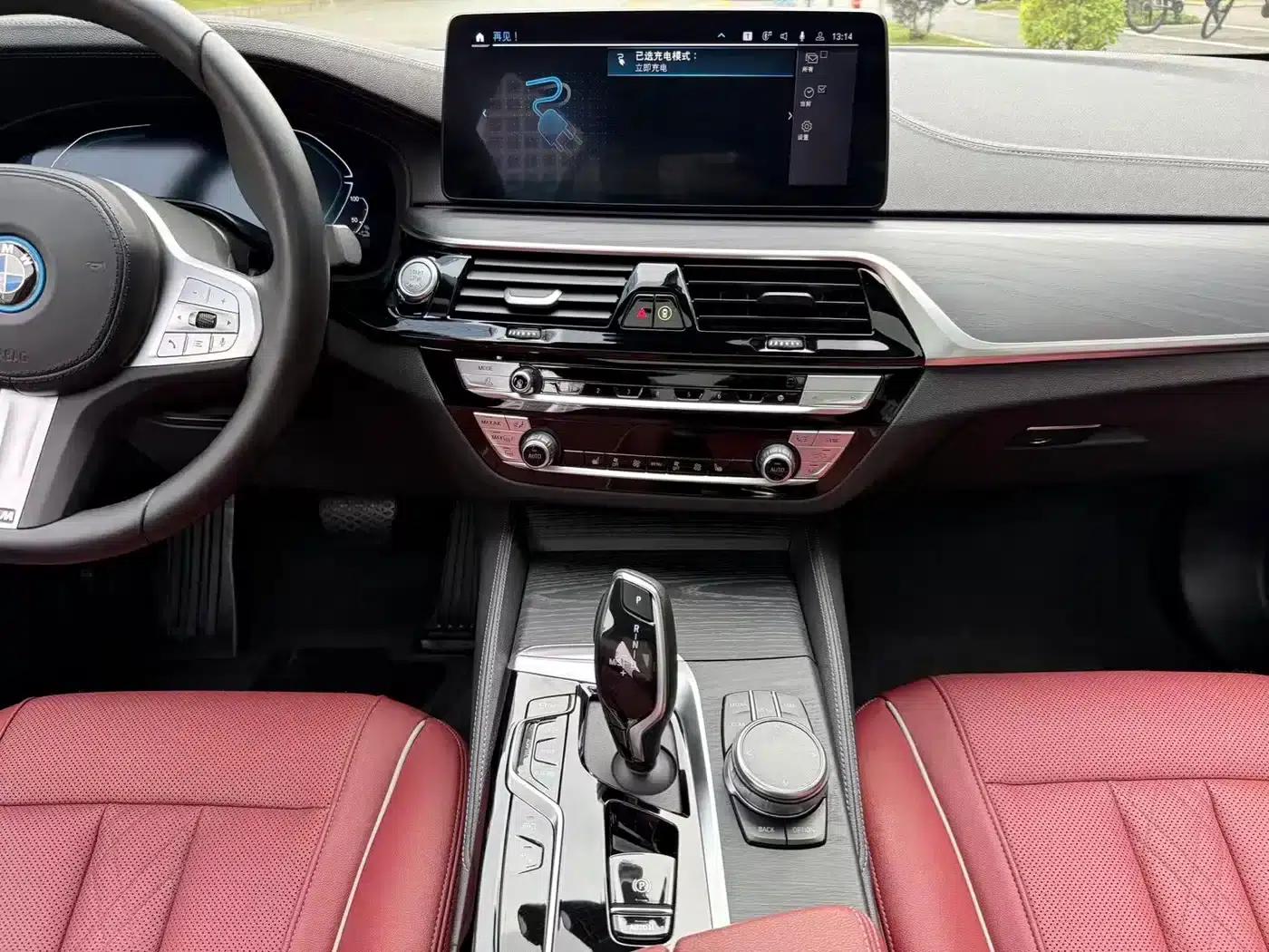 BMW 5 Series PHEV 2022 Facelift 535Le M Sport Package — миниатюра 9