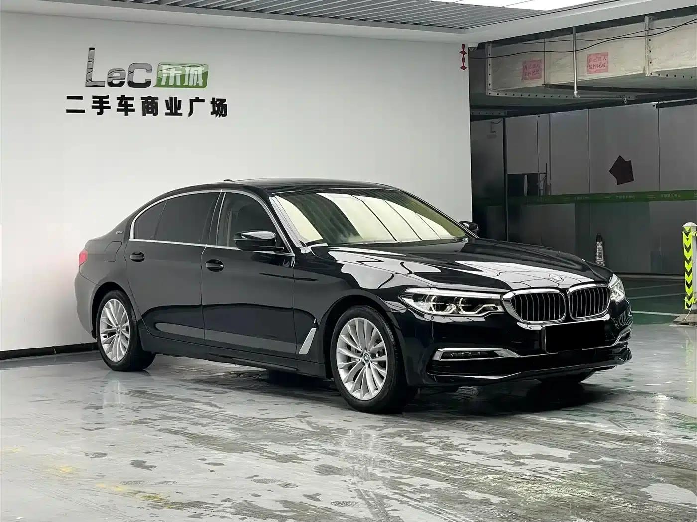 BMW 5 Series PHEV 2019 530Le Pioneer Edition — миниатюра 3