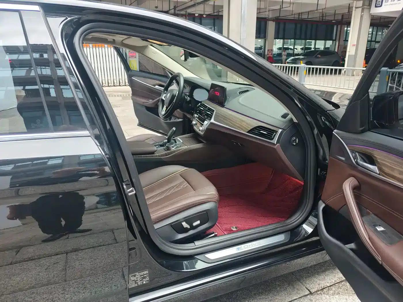 BMW 5 Series PHEV 2019 530Le Luxury Package — миниатюра 10